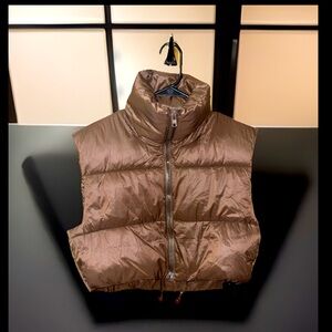 Seta T Stand Collar Crop Puffer Vest Lightweight Sleeveless Full Zip Toggle Top